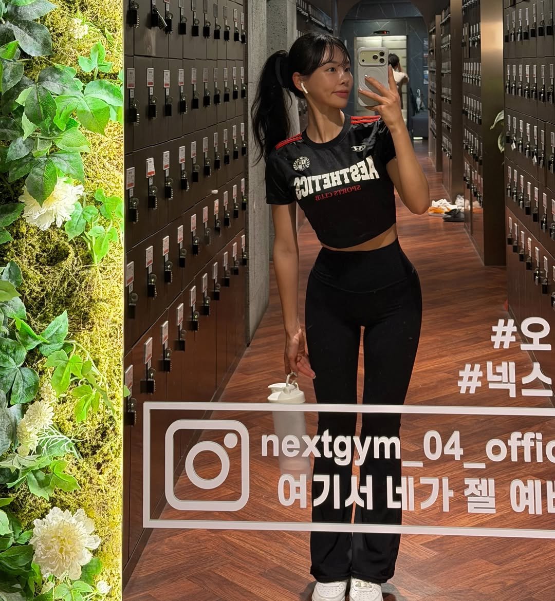 aa98_____h 게시물 이미지: 기분좋아 화요일 벌써 끝나가는 중 ➰🖤❤️
미학룩은 테토력 상승...
