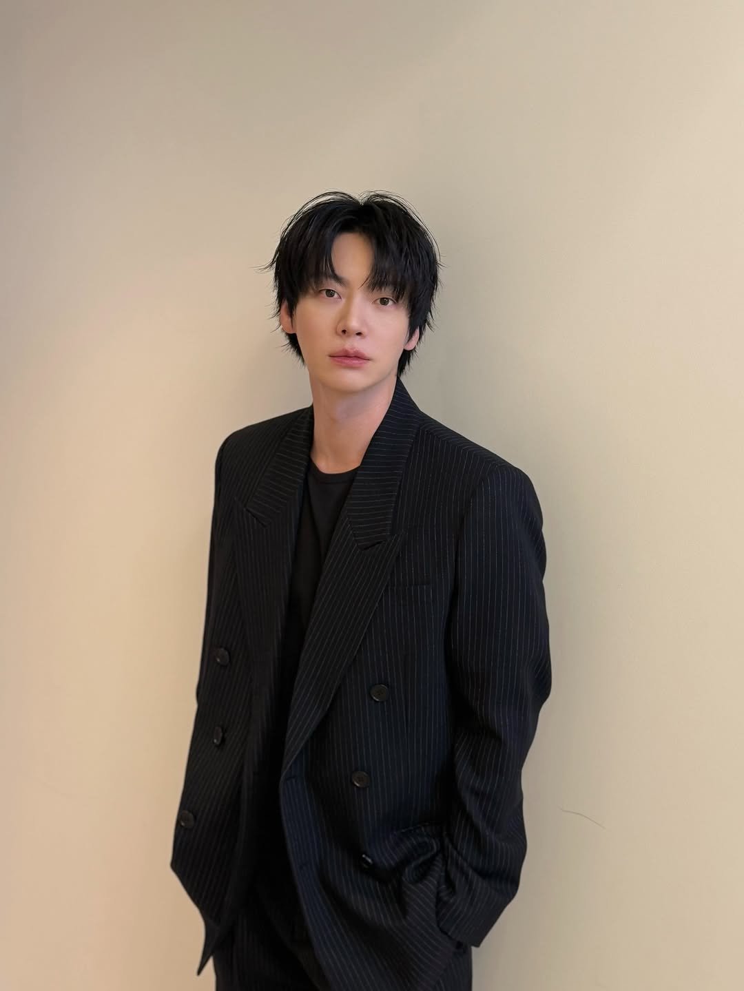 Photo by 안재현 on February 26, 2026. May be an image of bolo tie and text.