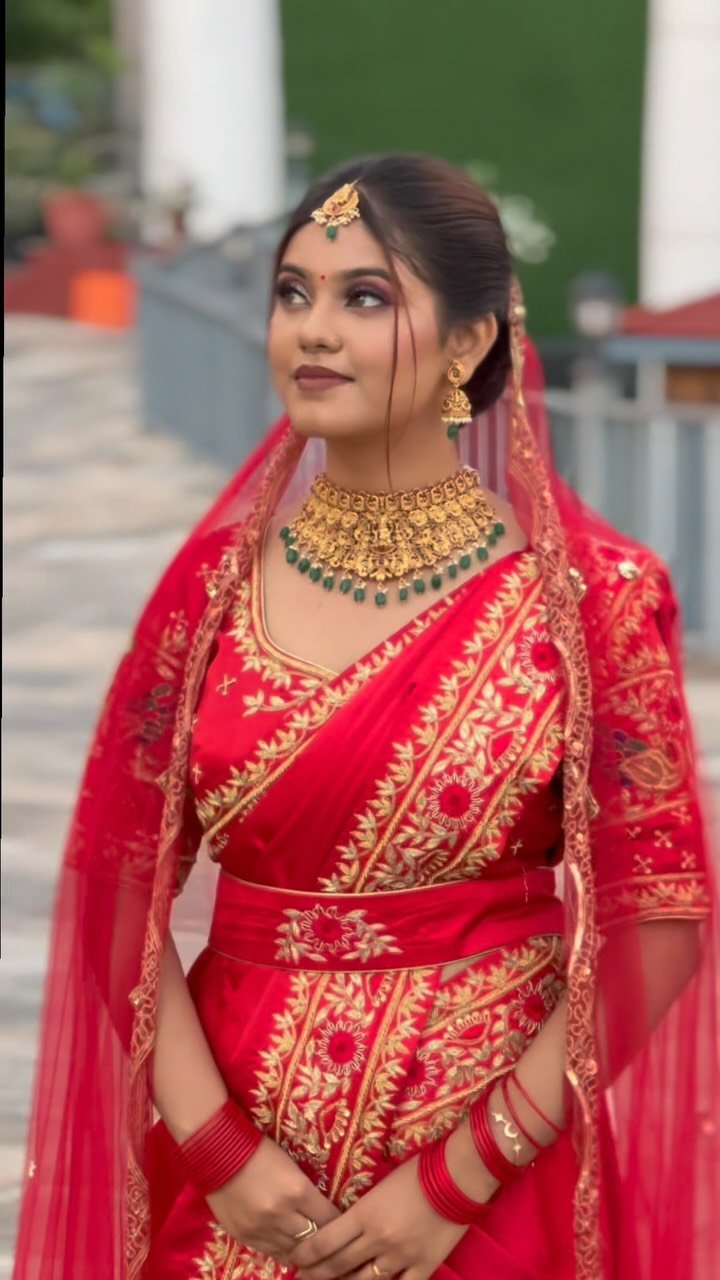 aakarshan.unisex.salon_ 게시물 이미지: Eyes that mesmerize🪬
@niwisha_upreti 
#makeup...