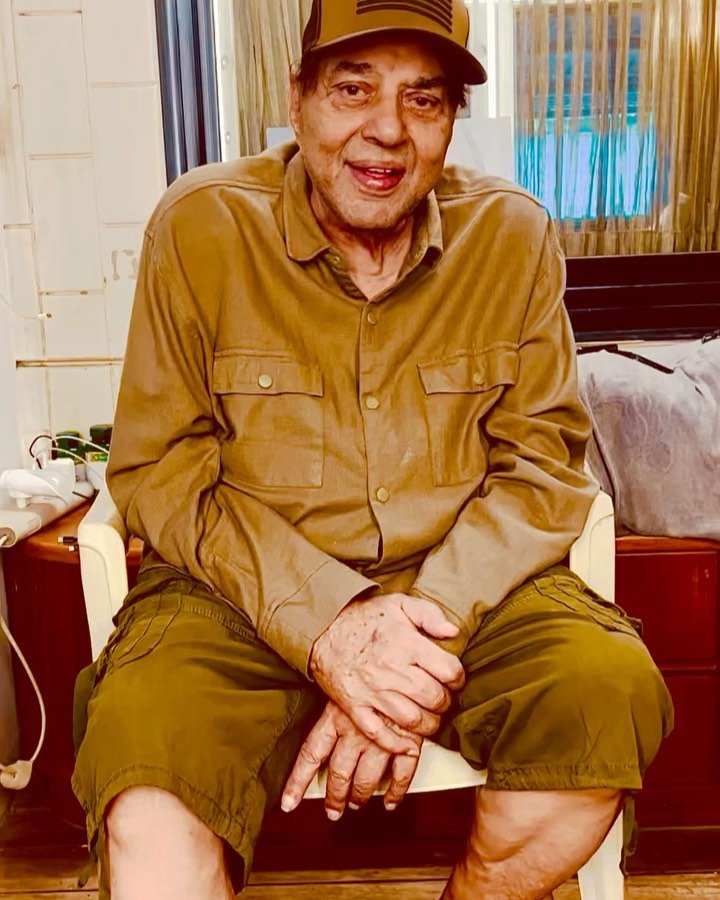 aapkadharam 게시물 이미지: Friends. with love  to you all 💕💕💕💕💕💕💕💝.