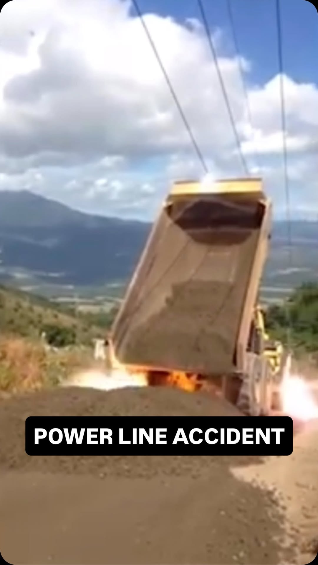 aaronwitt 게시물 이미지: A reminder that machines and power lines do...