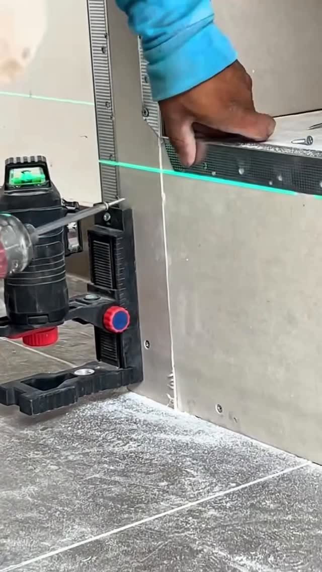 academia.drywall_hogar 게시물 이미지: nivel láser en esquineros metálicos para...