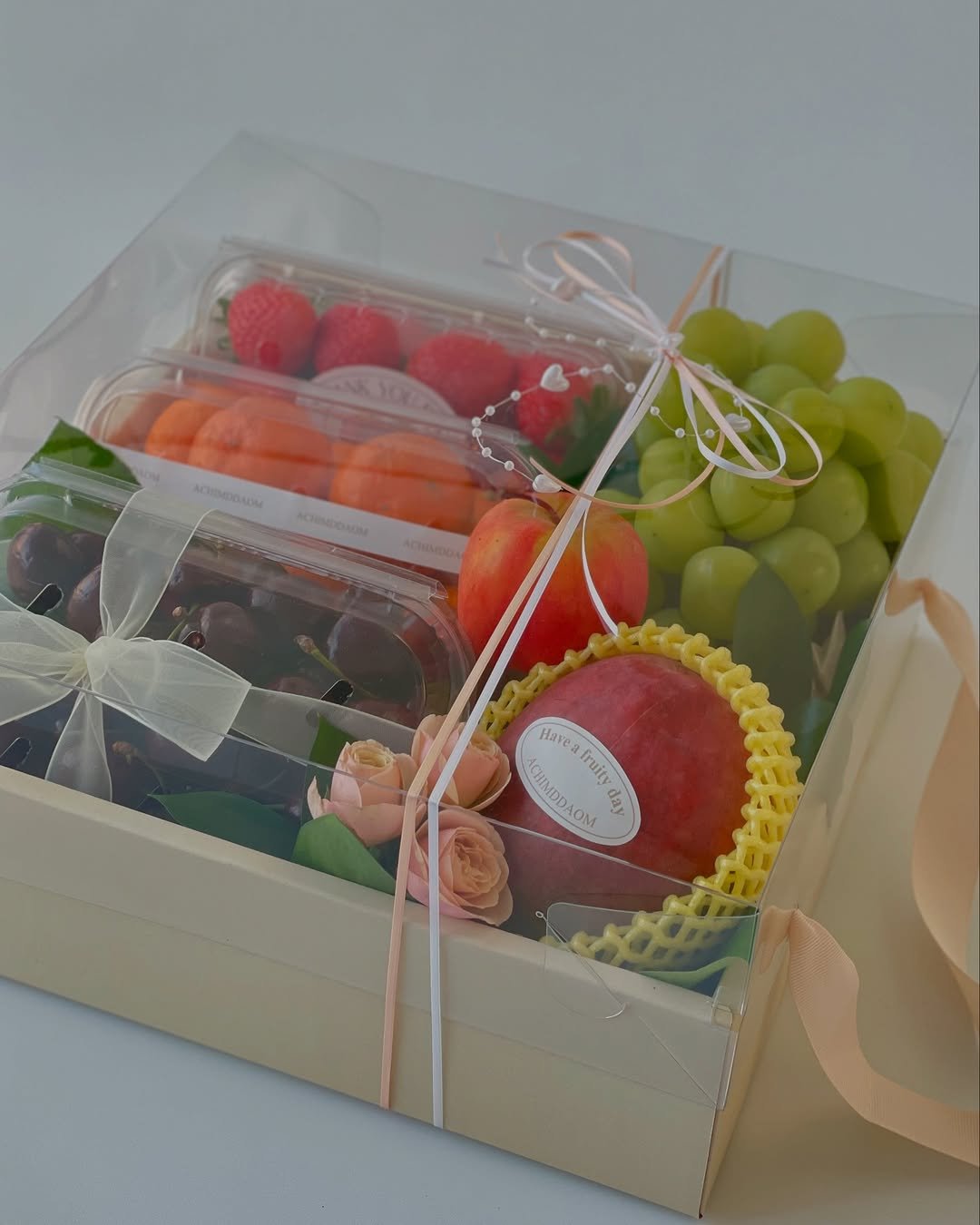 Photo by 아침따옴 | 송도과일바구니 인천과일바구니 과일도시락 예단과일 이바지과일 기업선물 서포트선물 on February 17, 2025.