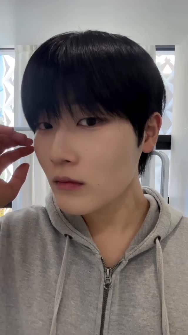 acide_pluie 게시물 이미지: 얼굴 작아보이는 앞머리 커트방법

현재 저와 함께할 팀원을 구하는중입니다! 자세한...