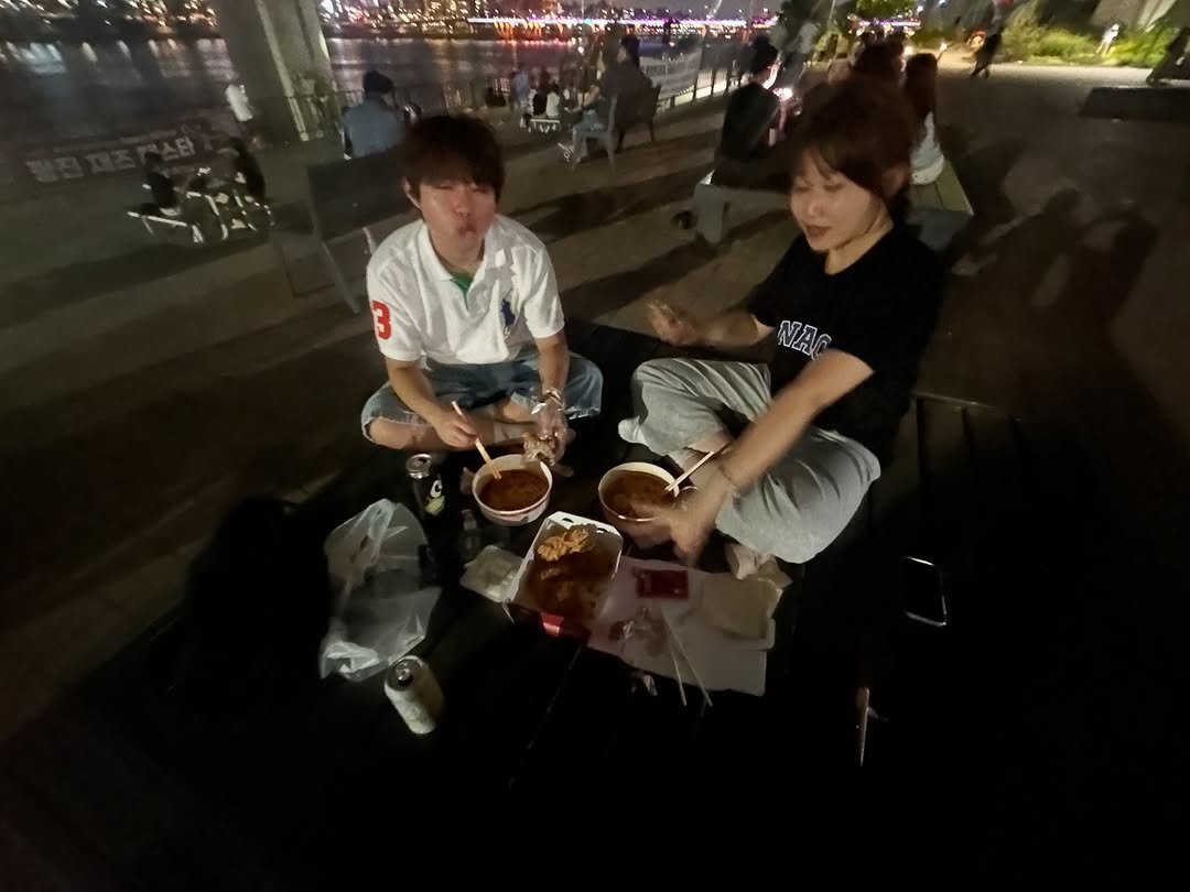 Photo by 진형쌤 on September 08, 2025. May be an image of 4 people, night and text.