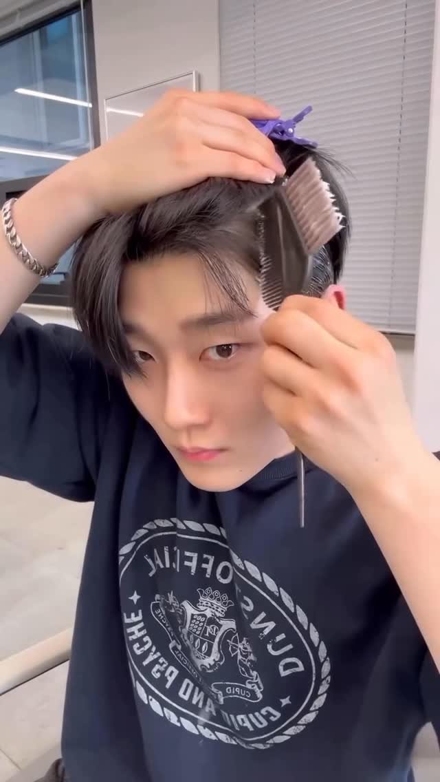 acide_pluie 게시물 이미지: 혼자하는 두상 맞춤 다운펌 🙂

현재 저와 함께할 팀원을 구하는중입니다! 자세한...