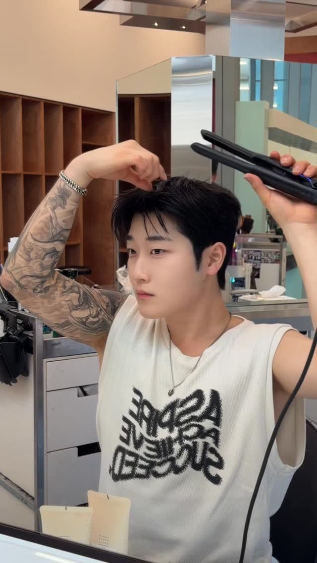 acide_pluie 게시물 이미지: ❗️더워 죽겠고 머리는 해야겠는 사람❗️

짧은 머리라 만지기 쉽고 툭툭 털어...