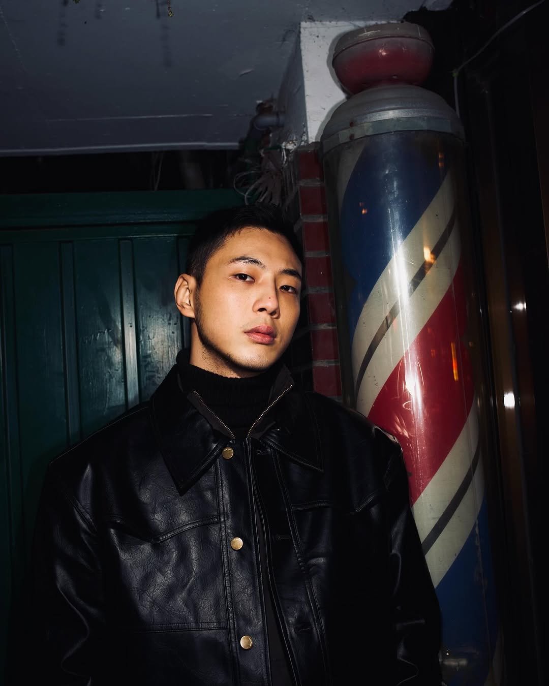 Photo by Kim Ji Soo on January 25, 2026. May be an image of duffle coat, overcoat, jacket and text.