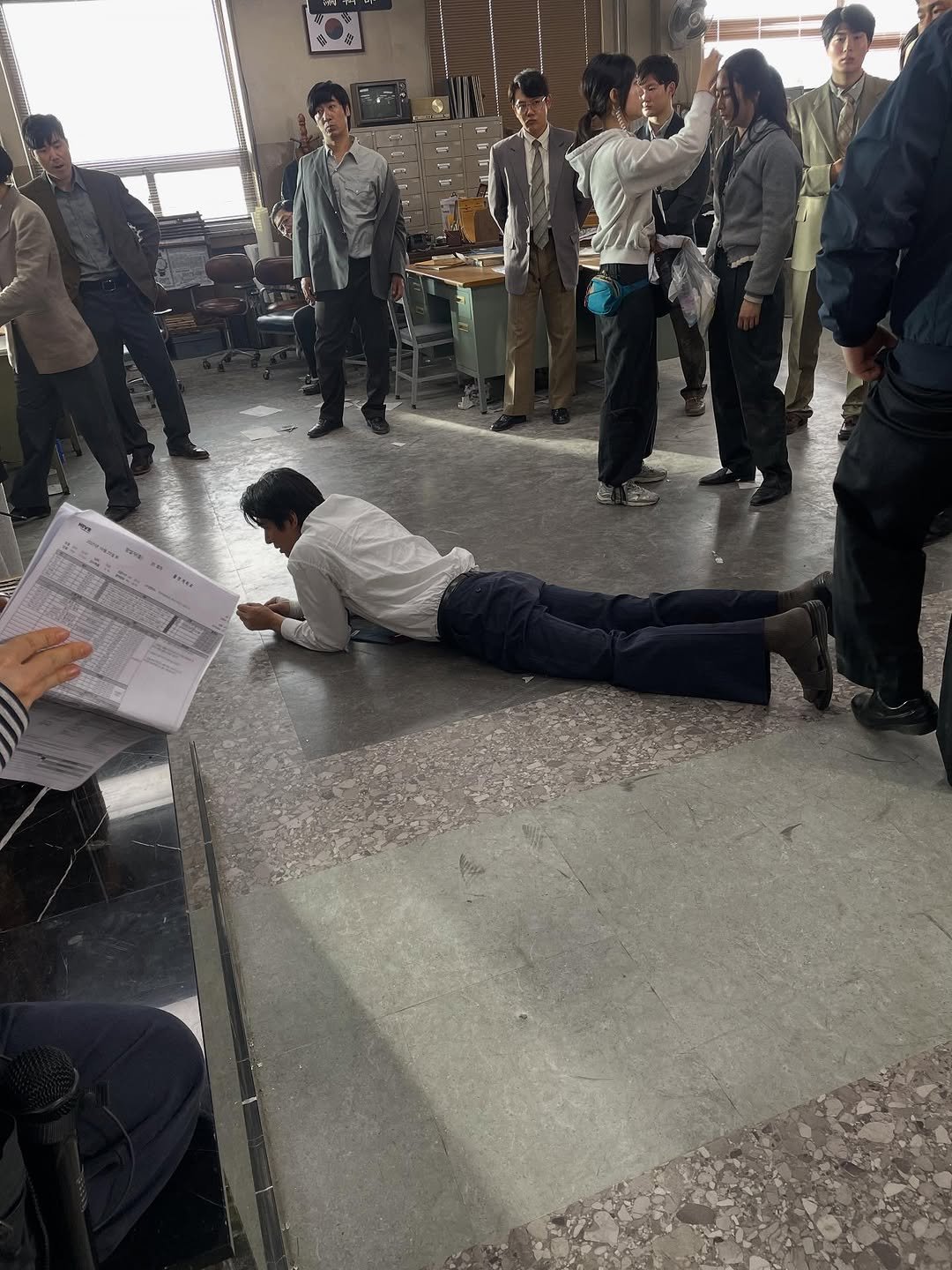 Photo by 이민호 leeminho on November 03, 2025. May be an image of one or more people, people sleeping, terminal and text.