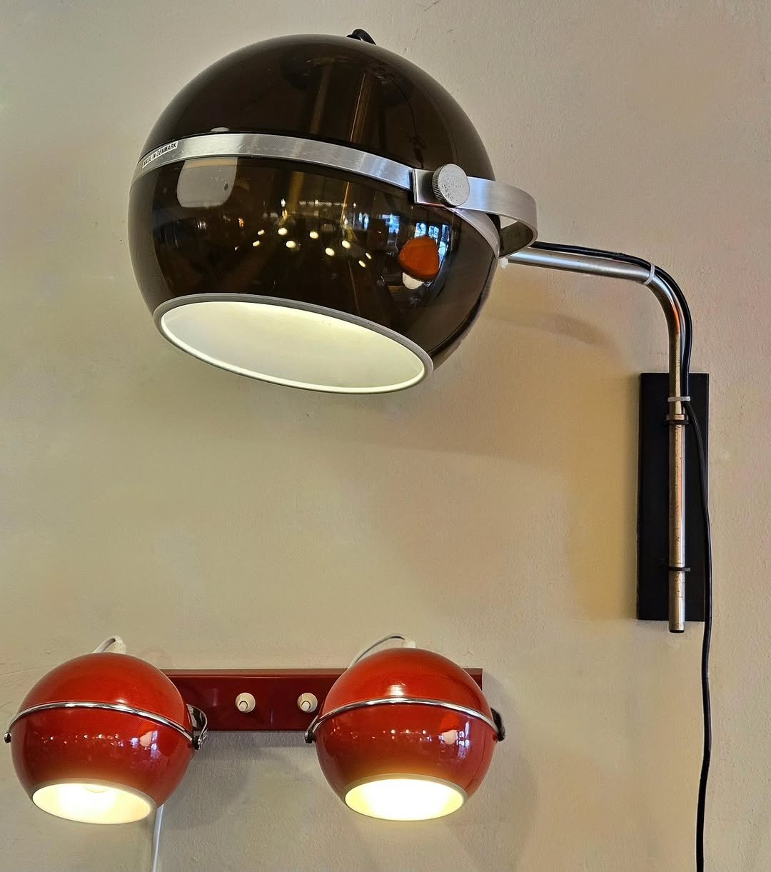 Photo by adel on August 21, 2025. May be an image of lighting, lamp, lamp shade, lightbulb and text.
