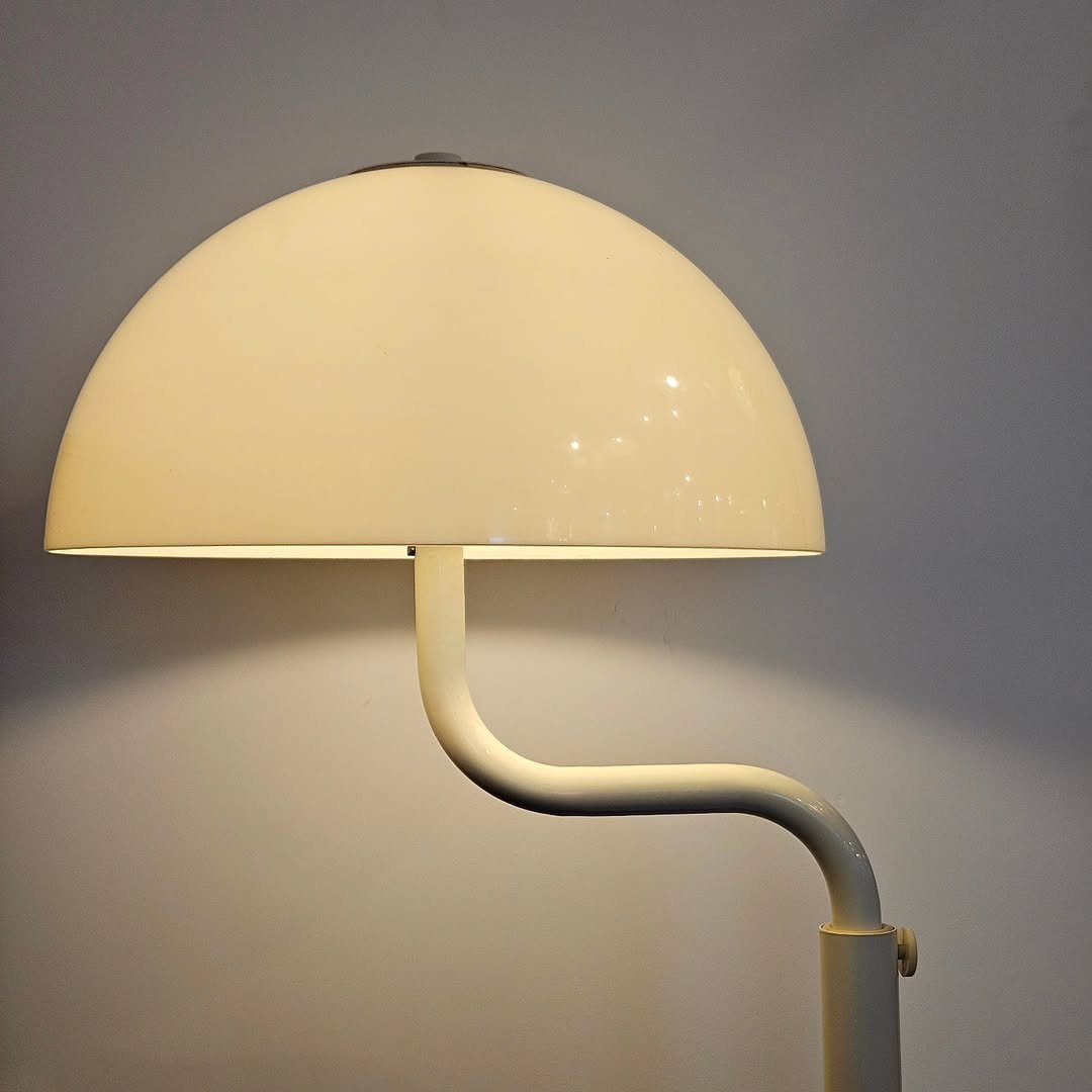 adel_vintage_ 게시물 이미지: Vintage mushroom floor lamp

높이조절 가능합니다.

size...