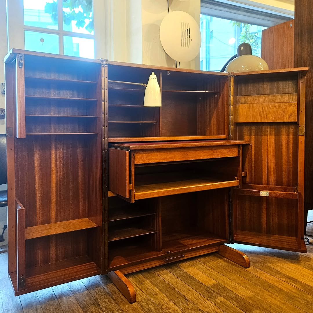 Photo by adel on November 07, 2025. May be an image of credenza, armoire, bureau, desk and text.