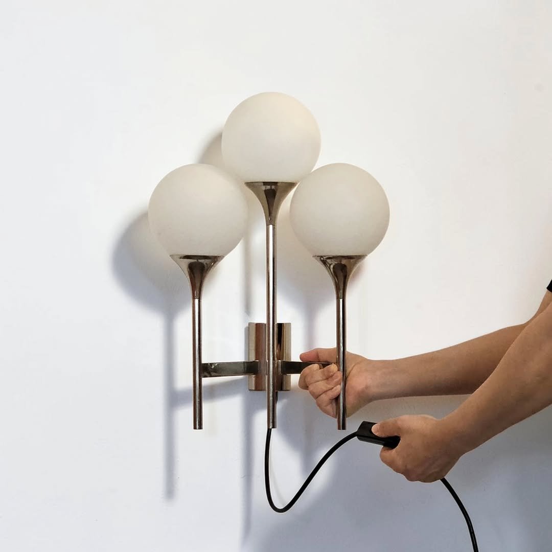 adel_vintage_ 게시물 이미지: Vintage Chrome wall Lamp 
by Sciolari,  ltaly,...