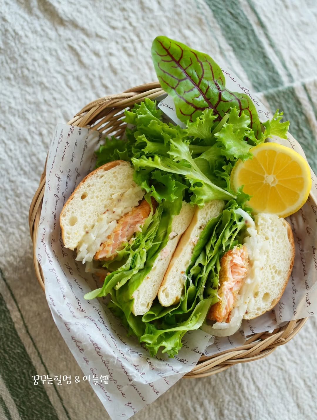 Photo by 아들쉪 on March 09, 2026. May be an image of ‎baguette, club sandwich, chicken sandwich and ‎text that says '‎u ane etour سللد e همه mu ance met met what ue 꿈꾸는할멍 olvaur ae four ince & 아들~ Ane su‎'‎‎.