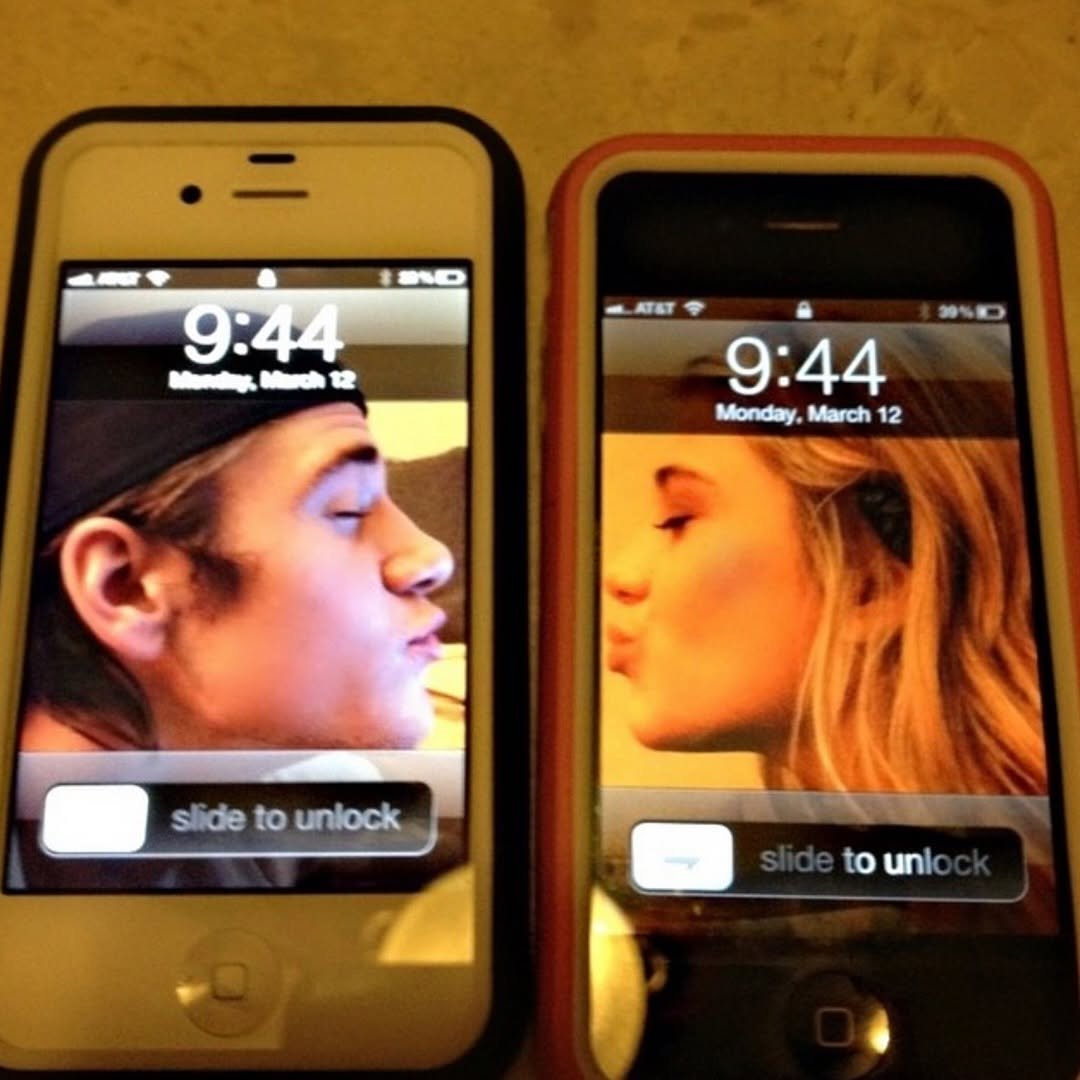 Photo by ADHD MAGAZINE on September 23, 2025. May be an image of 2 people, phone, digital audio player, screen and text that says 'SND AT&T AT&T 9:44 9: Mendag March MtakMch12 12 9:44 Monday, March Monday,March12 12 slide slideounlock to unlock tounio to uni'.