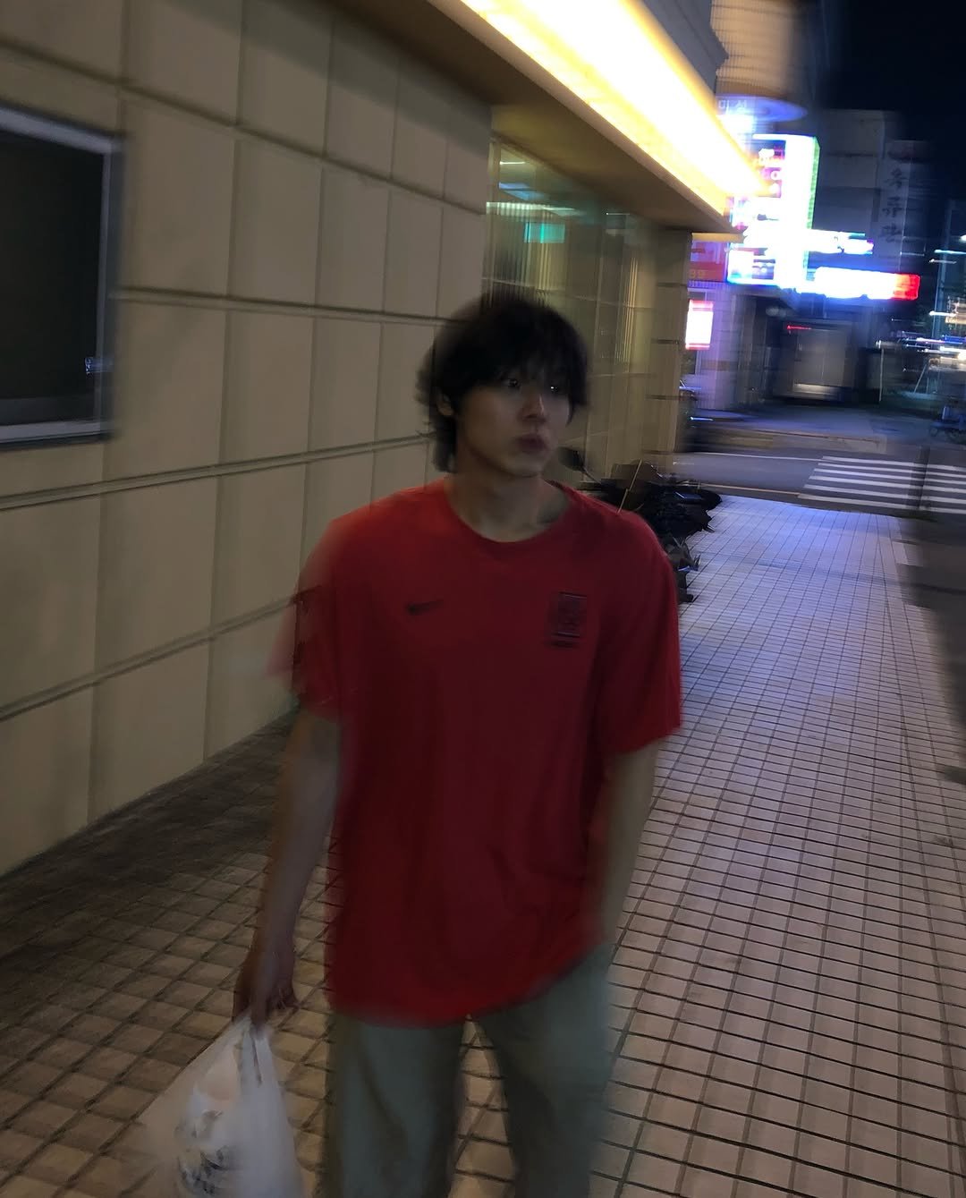 adlb02 게시물 이미지: 삼촌이랑 치킨 먹자 두마리 샀어