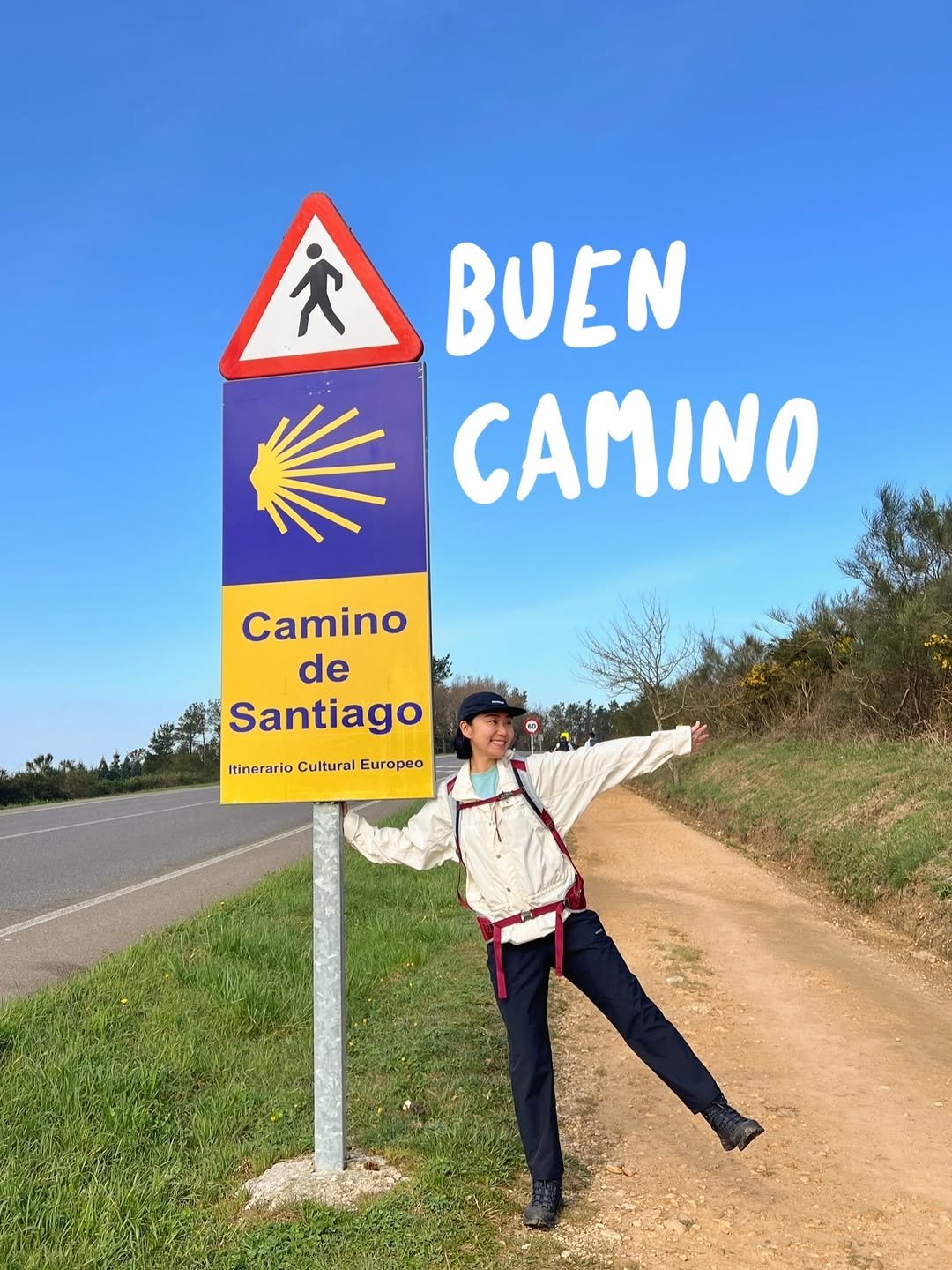 🏷산티아고 순례길, 그리고 포르투 여행까지 이어진 아름다운 순간들🇪🇸🇵🇹✨️ 제작지원

걷다보니 훌쩍 지나가버린 열흘간의 이야기
제 전체 여정과 함께 보여드릴게요!💭

이번에 저는 산티아고 순례길 중 하이라이트 구간이라는 사리아에서 산티아고까지!
총 115km 구간을 걸었어요!

5일간 걸어야 하는 일정이지만
동키 서비스가 있어서 무거운 짐은 차로 이동,
간단한 짐만 배낭에 넣어 다닐 수 있어서
체력도 아끼고 걷기에만 집중할 수 있는게 장점!

많게는 하루 29km까지 걷는 날도 있었는데요.
그래도 함께 걷는 분들이 있어서 힘내서 끝까지 걸을 수 있겠더라구요!!

산티아고 도착한 날에는
대성당 바로 앞 파라도르 호텔에서
저녁 만찬까지 즐기며 휴식을 보냅니다♡

포르투로 이동해서는 시내+야경 투어도 가이드님이 직접 진행해주시는데 시내 곳곳을 역사, 문화 설명과 함께 돌아볼 수 있어서 좋더라구요! 마지막으로 함께 본 포르투 노을은 잊을 수 없어요...🥹🧡

@tour_feliz
제가 다녀온 산티아고 순례길은 투어펠리스와 함께했는데요! 스마트팩/프라임팩 등 다양한 순례길 여정은 계속있으니 예약 하실 때 아래 할인 코드 입력 하시고 추가 할인 꼭 받아가세요-!
☞할인코드 : TFSS001

#산티아고#산티아고순례길#포르투여행#투어펠리스#caminodesantiago