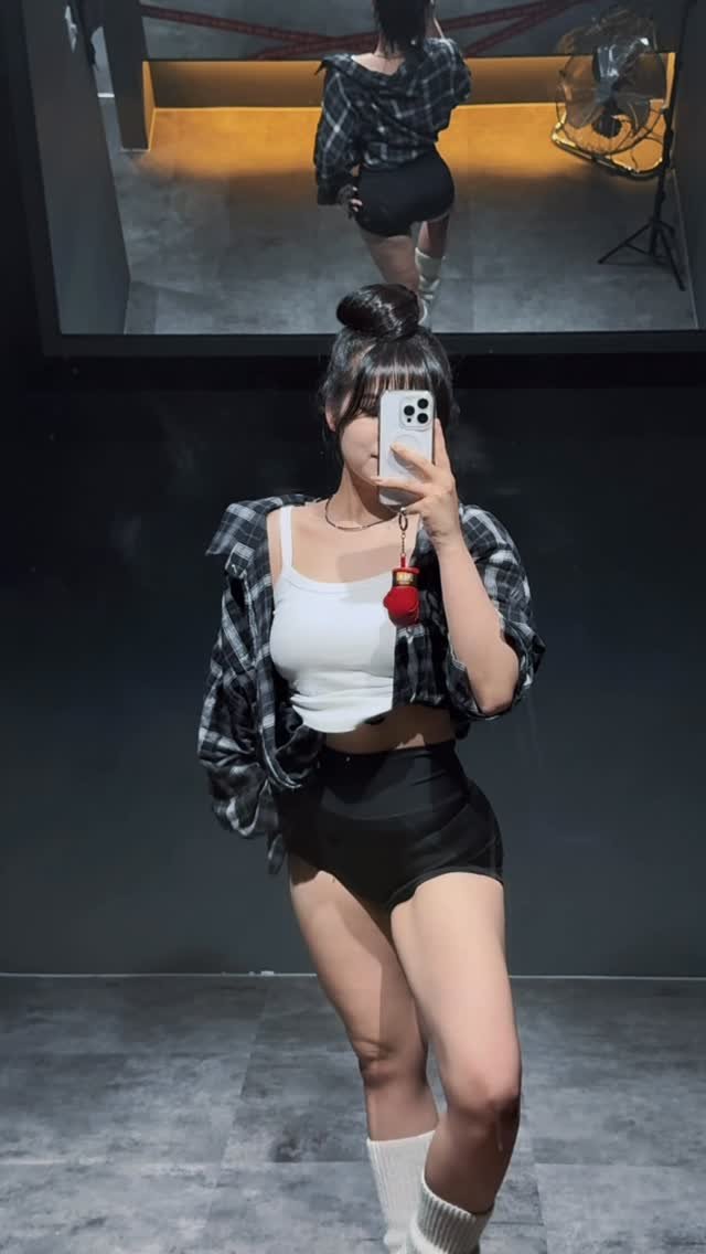 aeonian.98 게시물 이미지: 내가 입은 레깅스와 귀요미 키링은 @waydn_official 
나 조금...