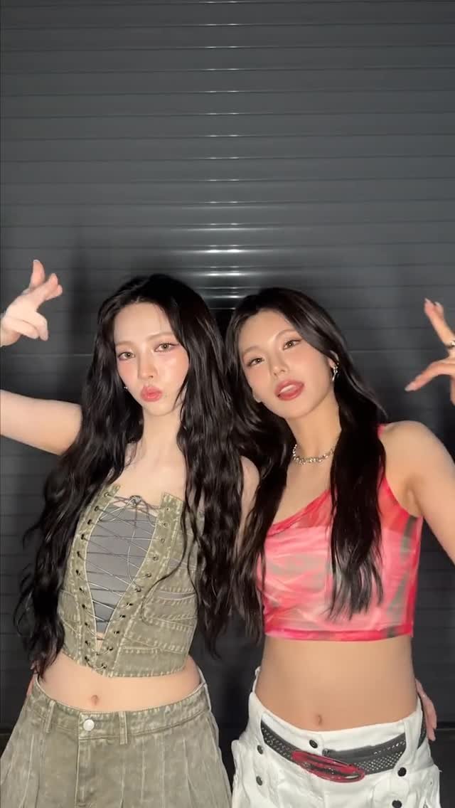 aespa.karina 게시물 이미지: Armageddon with #YEJI 🐉 #KARINA #카리나 #aespa #에스파