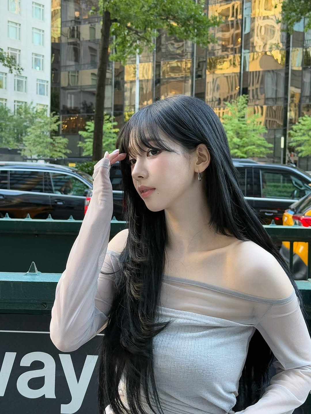 Photo by AESPA KARINA 카리나 on November 04, 2025.