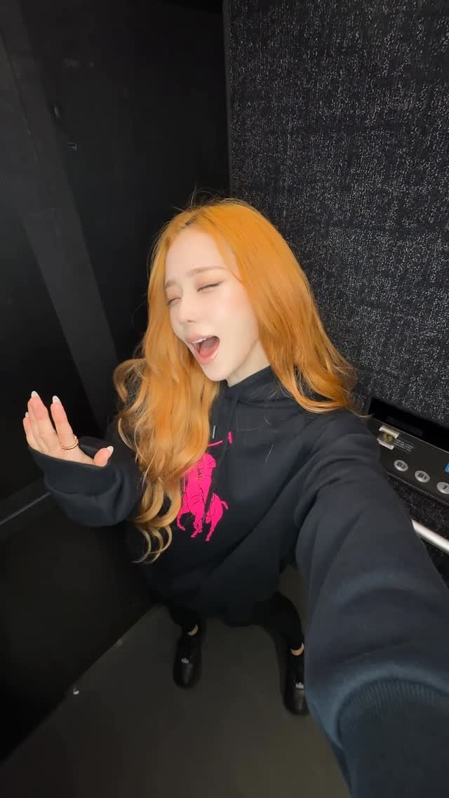 aespa_official 게시물 이미지: Ahhhhhh 🎤

#aespa #æspa #에스파
#WINTER #윈터 @imwinter