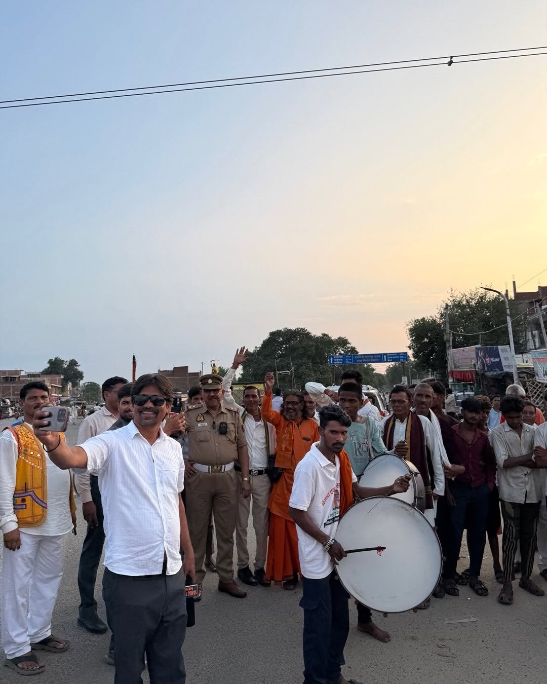 afaqkhan_tsi_kannauj 게시물 이미지: बंजारा समाज के लोगों से टीएसआई की मुलाक़ात हुई...