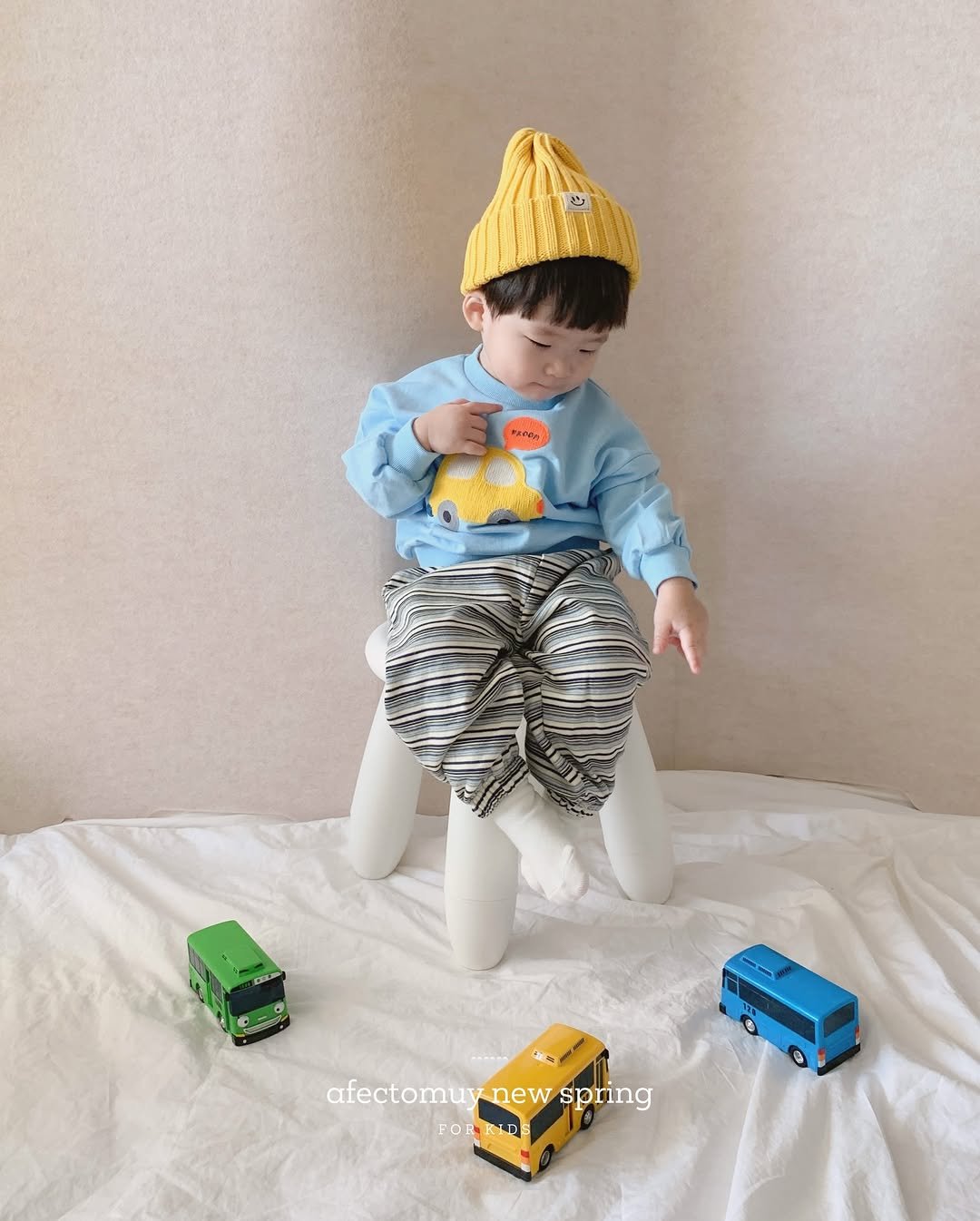 Photo by 아펙토무이 on February 08, 2026. May be an image of baby, baby shoes, doll and text that says 'PacEA afectomuy afectomuy-newspi afectomuynewspring muynew new spring FORKIDS FOR'.