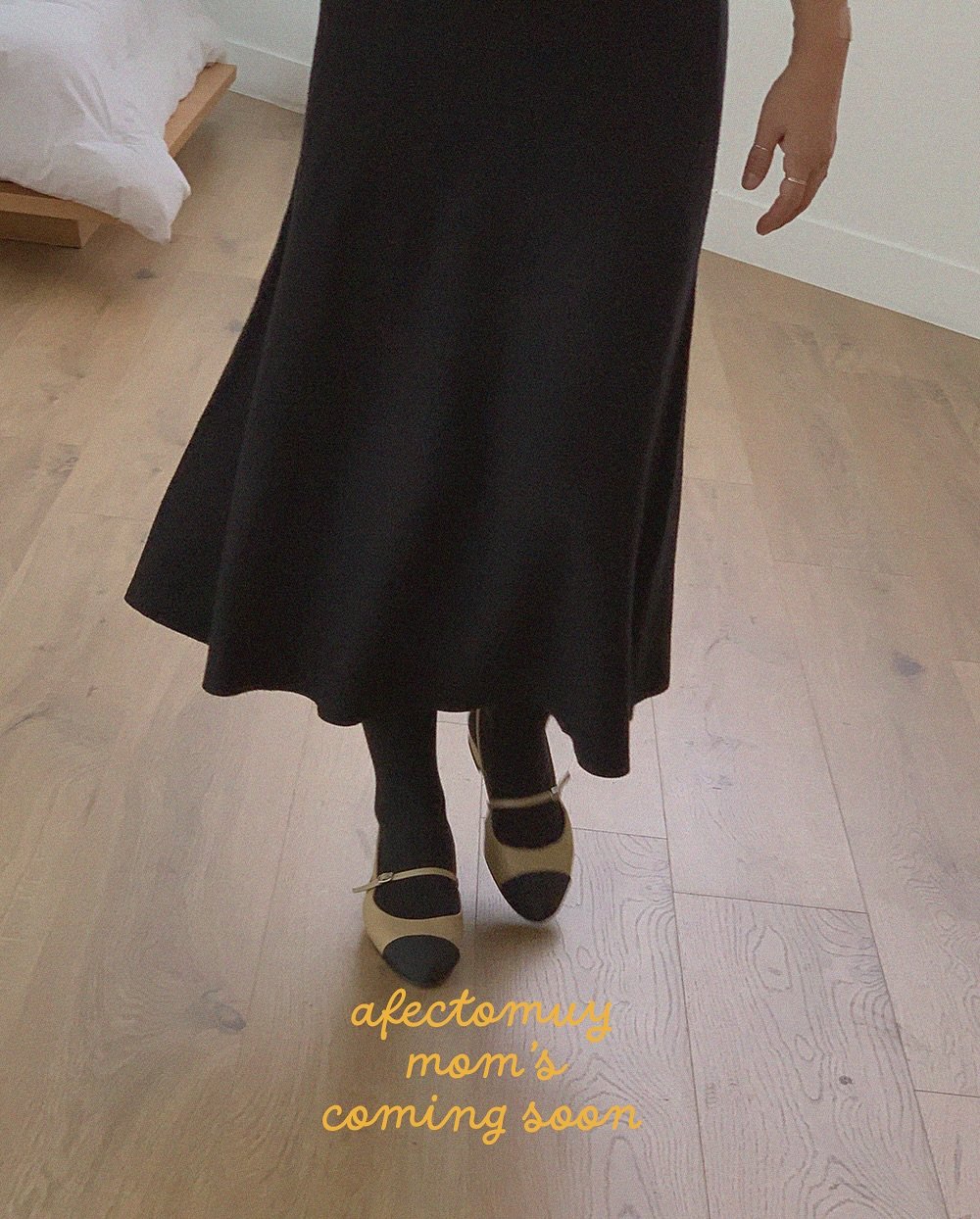 Photo by 아펙토무이 on September 12, 2025. May be an image of ‎text that says '‎afectomuy mom ه coming soon‎'‎.