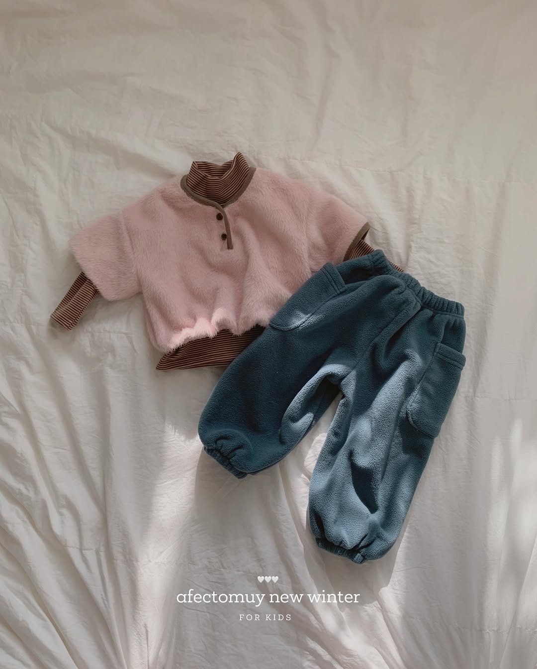 Photo by 아펙토무이 on December 03, 2025. May be an image of text that says 'K3e AdEPAS afectomuy new afectomuynewwinter winter FOR KIDS'.