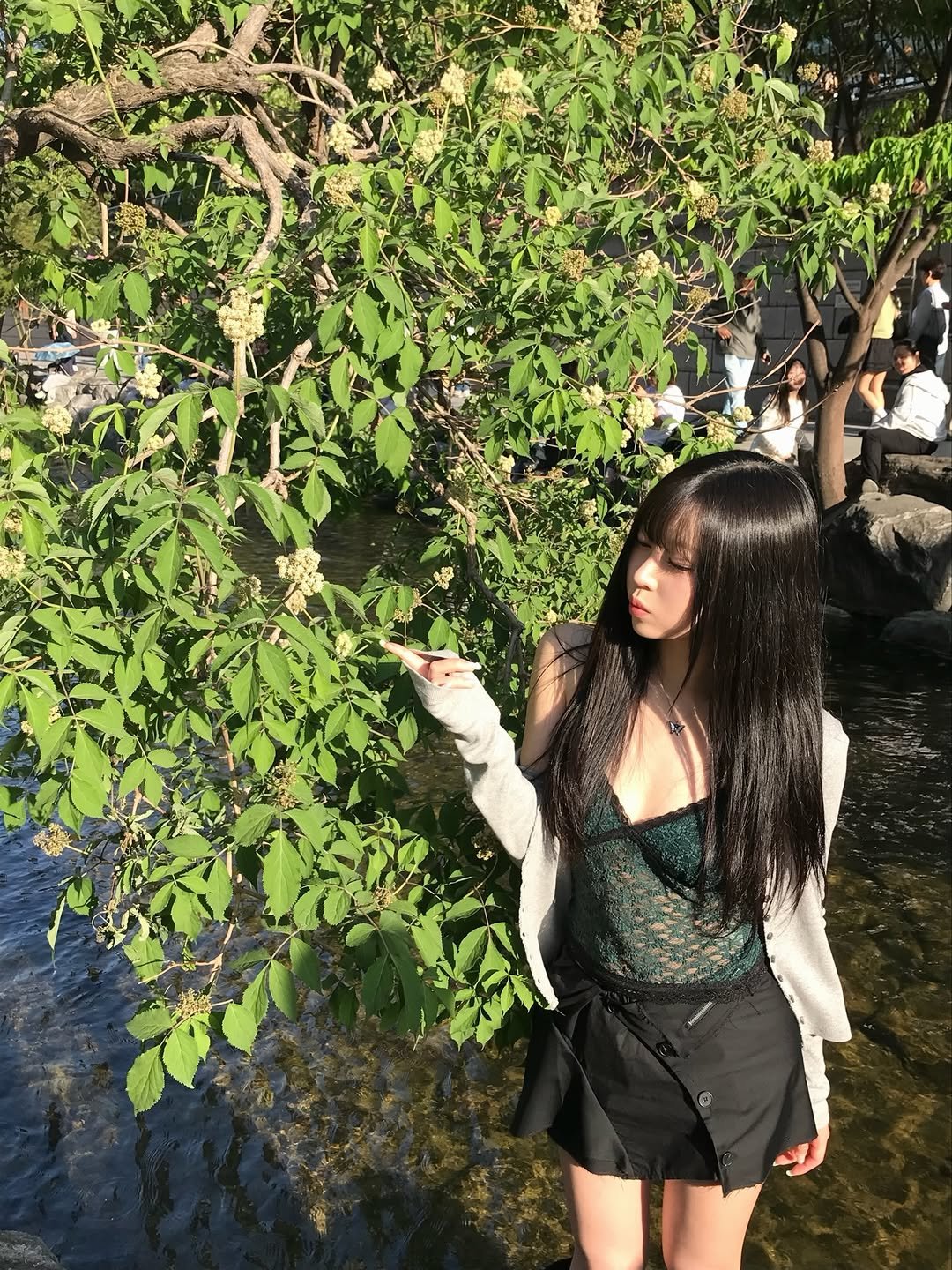 aftergyeom 게시물 이미지: 하루종일 부른 노래와 좋아하는 꽃마리의 계절

@flareup_official