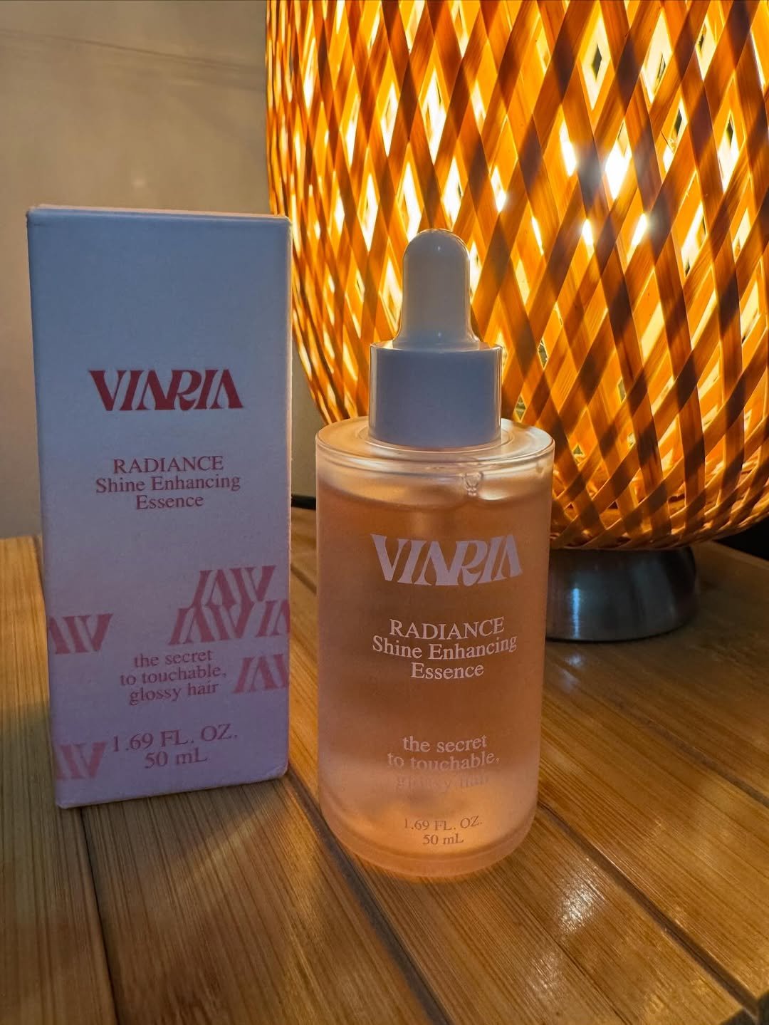Photo by 아힌🍓 on February 18, 2026. May be an image of text that says 'VINRIA RADIANCE ShineEnhancing Enhancing Essence VIARI thesecret RADIANCE Shine Enhancing Essence thesecret the secret CO.touchable .69P 1.69FL.OZ .69FL.OZ. OZ 50 mL'.