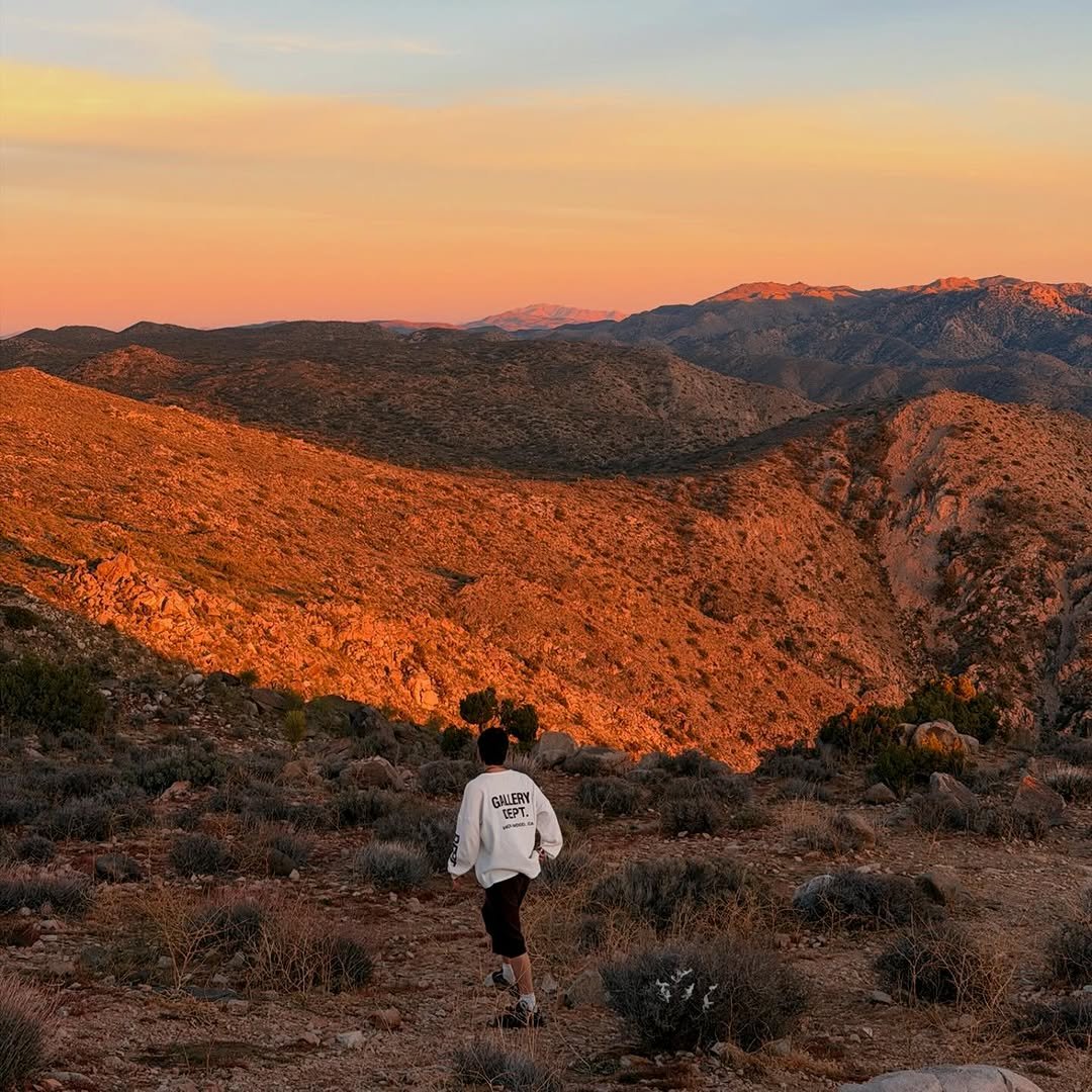 Photo by 안지호 on February 25, 2026. May be an image of nature, mountain, twilight and text.