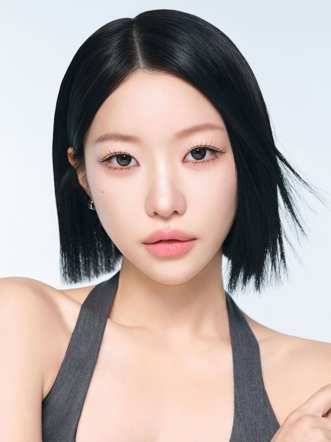 Photo shared by 소윤🐬 on January 30, 2026 tagging @espoir_makeup. May be an image of one or more people, hair, makeup and text.