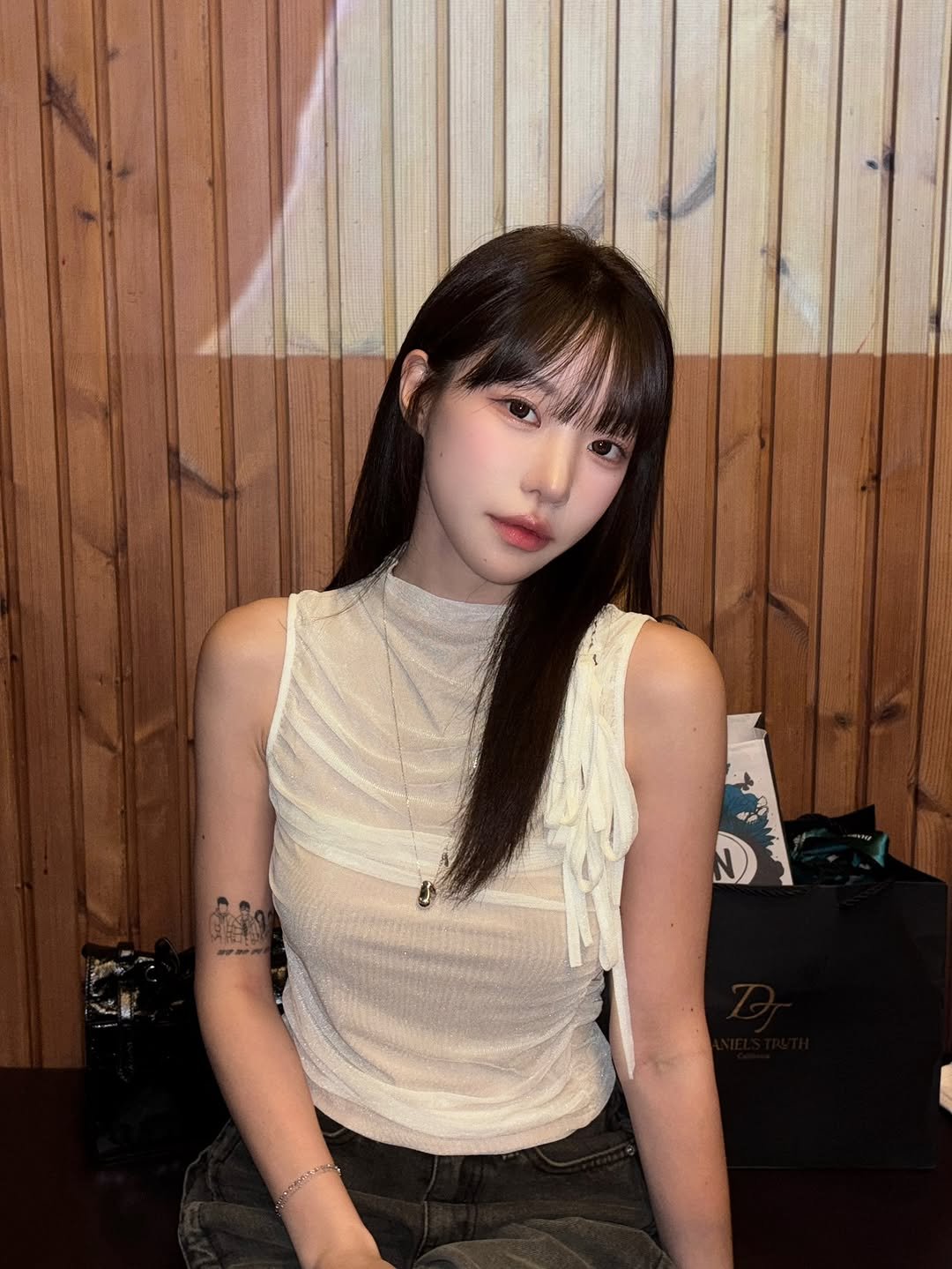Photo by 소윤🐬 on July 22, 2025. May be an image of 1 person, hair, top and text.
