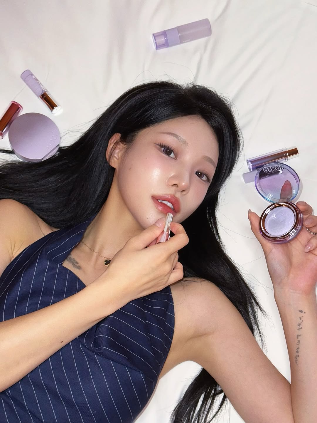 Photo shared by 소윤🐬 on September 26, 2025 tagging @espoir_makeup. May be an image of 1 person, makeup, lipstick and text.