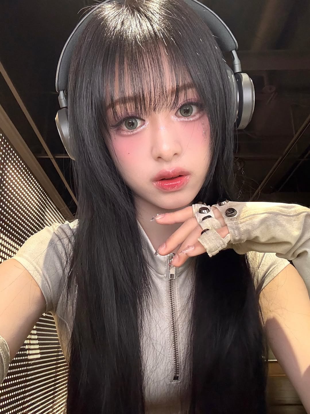 Photo by JUNG AHYEON on October 31, 2025. May be an image of one or more people, hair and text.