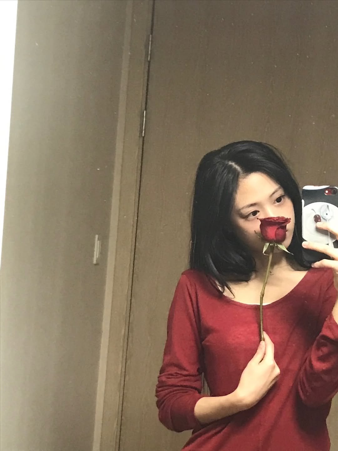 Photo by JUNG AHYEON on November 24, 2025. May be a selfie of mirror, rose and text.