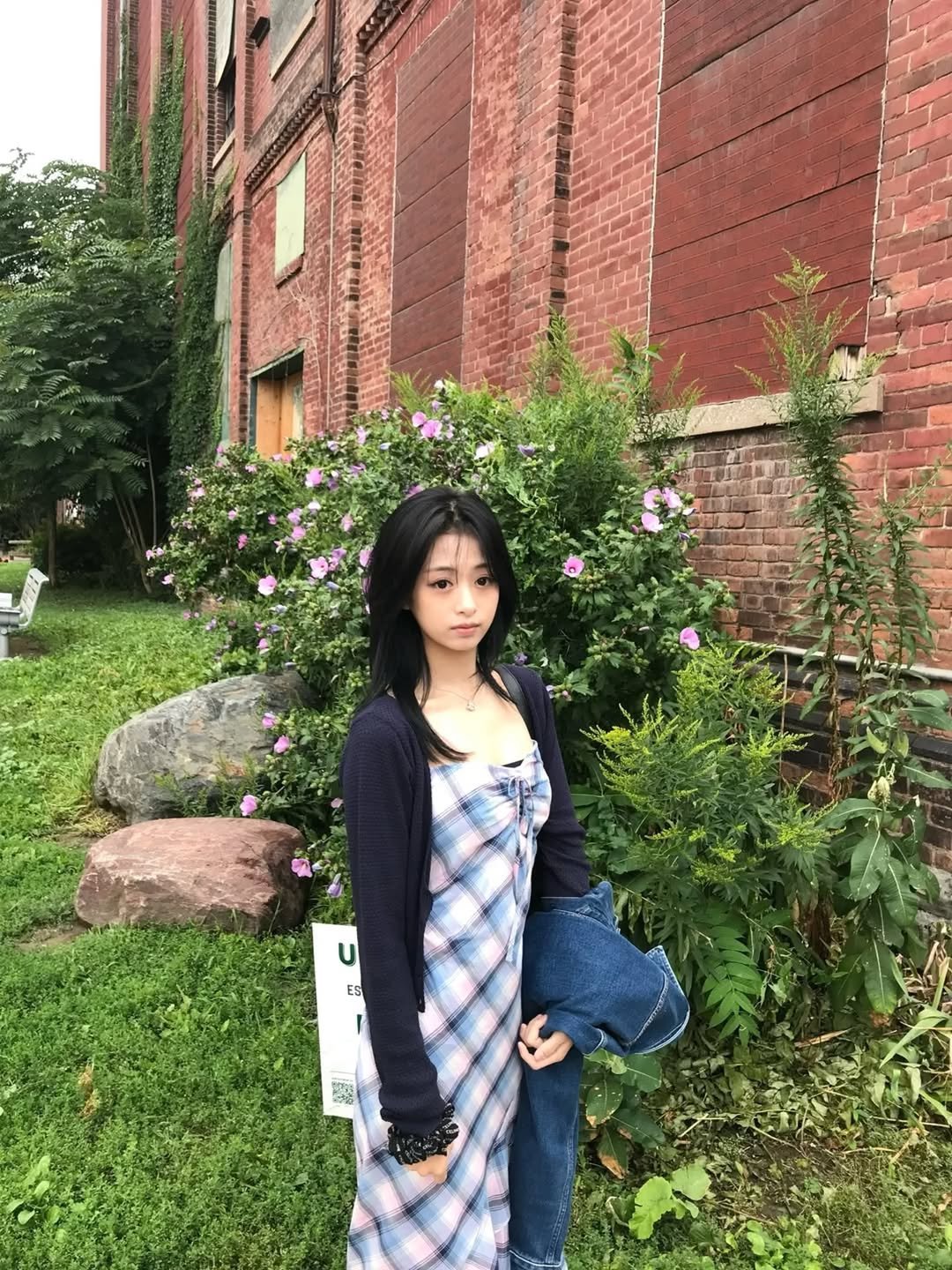 Photo by BABYMONSTER AHYEON 아현 on December 19, 2025. May be an image of brick wall.