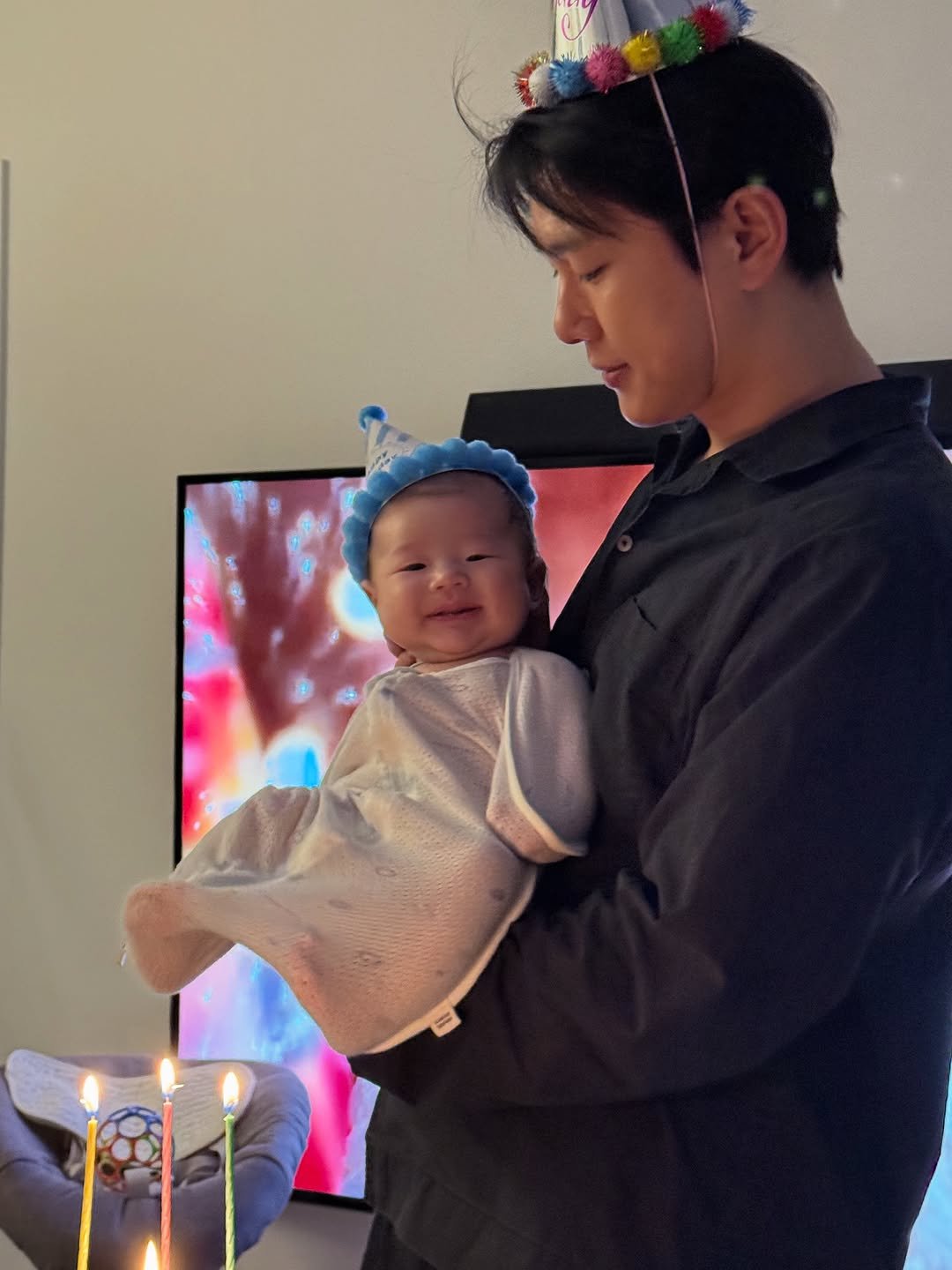 Photo shared by 박현호 on November 14, 2025 tagging @aiden_papa_. May be an image of baby, cake, candle and text.