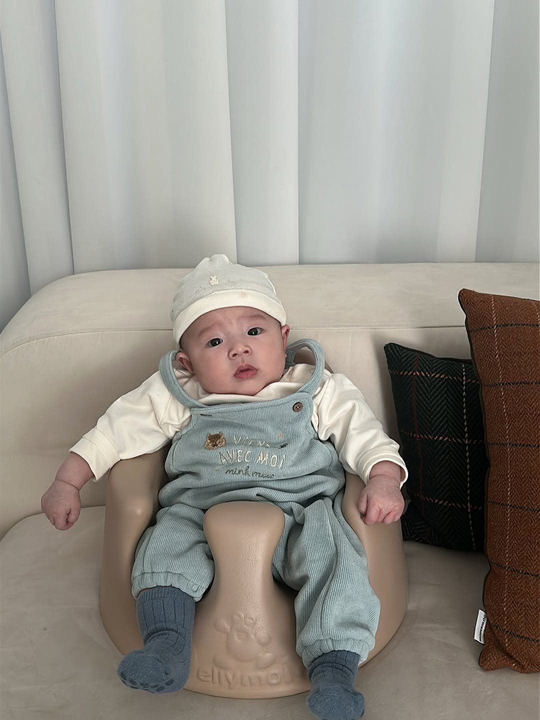 Photo by 청라 최수종 on November 24, 2025. May be an image of baby and text.