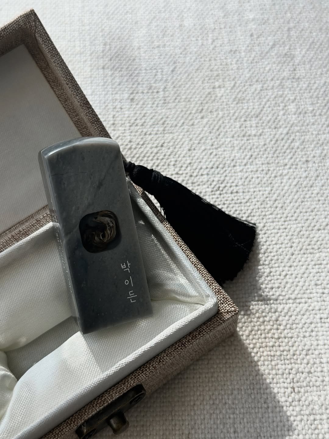 Photo by 청라 최수종 on November 26, 2025. May be an image of lighter, cigarette case, paper weight and text.