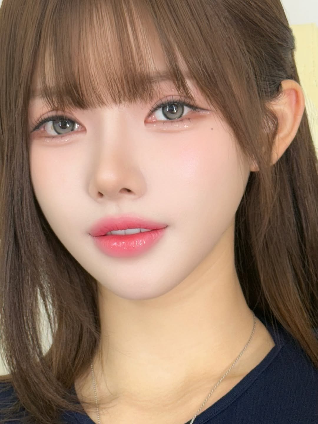 Photo by 에마블 지은원장 | 강남 메이크업/선릉메이크업 on June 07, 2025. May be a closeup of 1 person, makeup, hair and text.