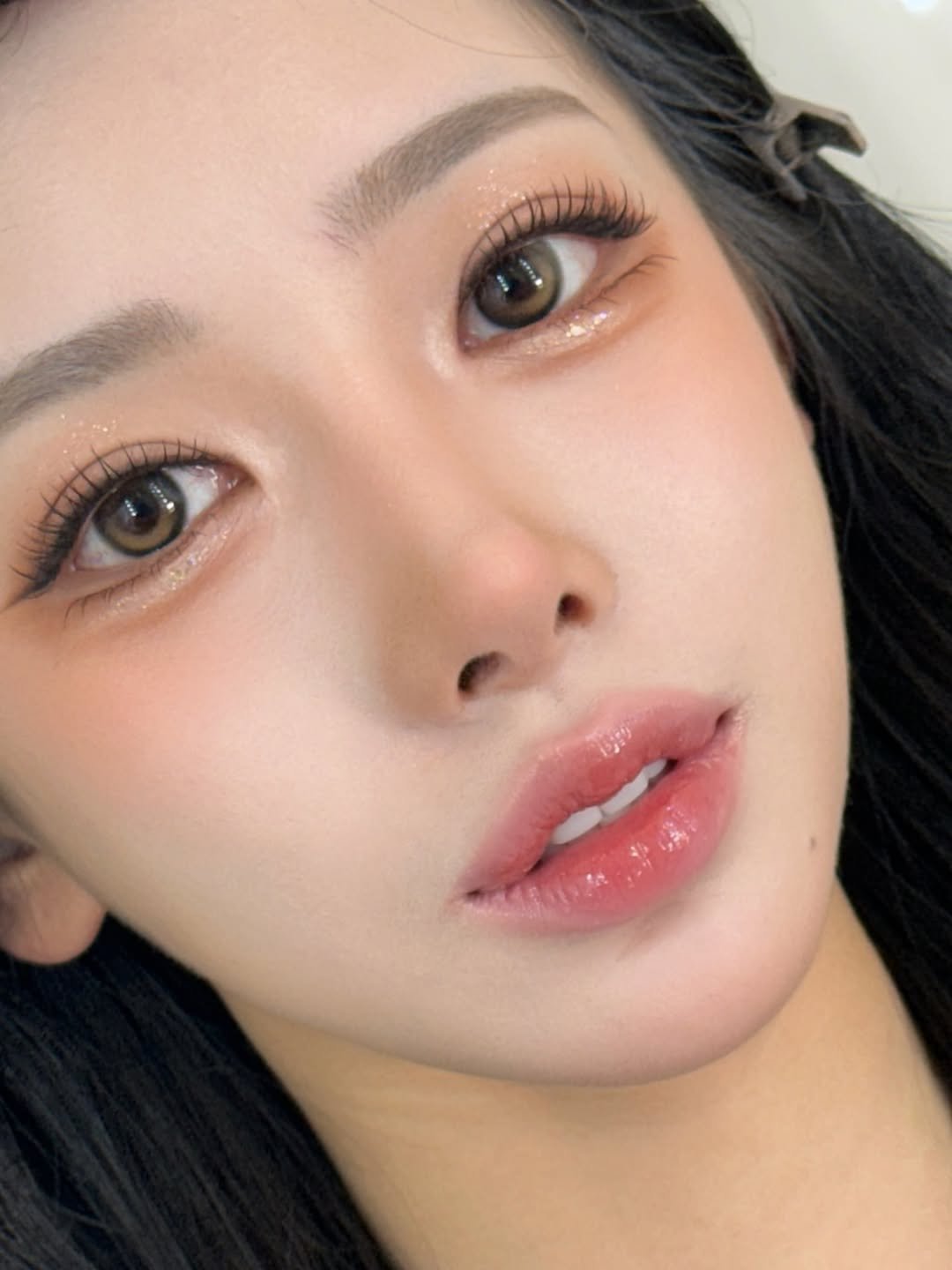 Photo shared by 에마블 지은원장 | 강남 메이크업/선릉메이크업 on February 12, 2026 tagging @etudeofficial, @wakemake_official, and @peripera_official. May be a closeup of one or more people, makeup, lipstick, eyeliner and text.