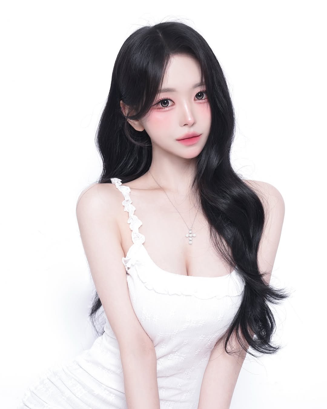 Photo by 에마블 지은원장 | 강남 메이크업/선릉메이크업 on February 05, 2026. May be an image of one or more people, hair and text.