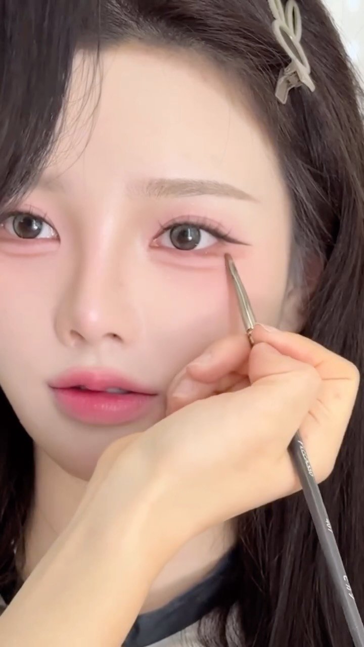 aimable_jooji 게시물 이미지: 애지니속눈썹 바꿨다요!

애정하는 애지니 @_j_jini_ 

자꾸예뻐지는중
다음엔...