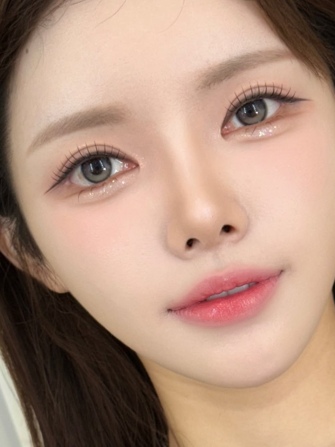 Photo shared by 에마블 지은원장 | 강남 메이크업/선릉메이크업 on July 29, 2025 tagging @andear.official. May be a closeup of 1 person, makeup, eyeliner and text.