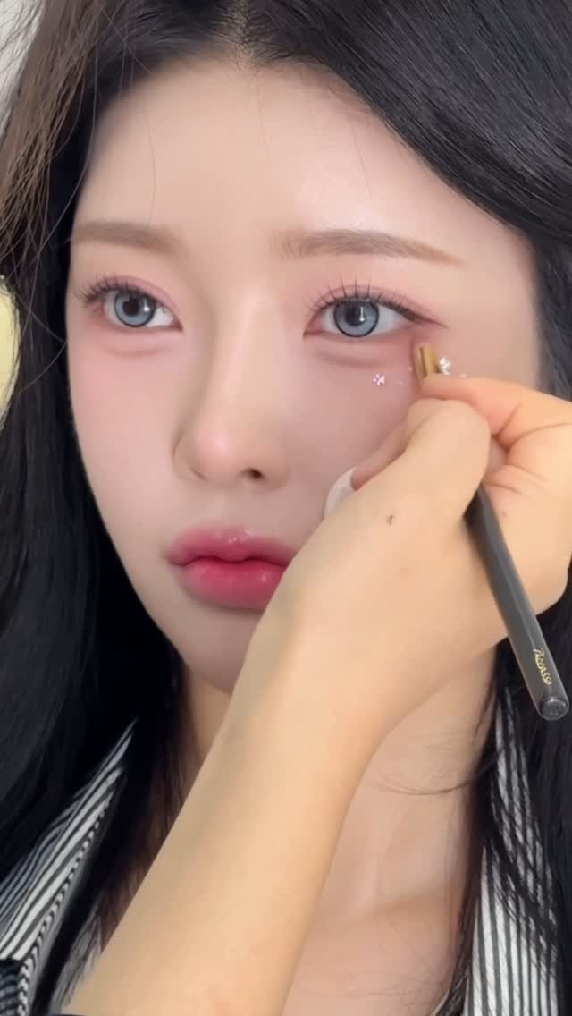 aimable_jooji 게시물 이미지: 과하지않은 눈매확장메이크업
눈을 크게 만들기위해 진한메이크업🙅♀️
트임만으로도...
