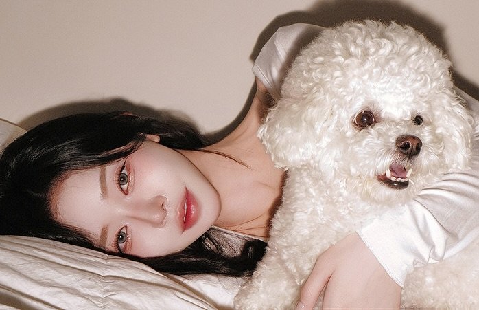 Photo by 에마블 지은원장 | 강남 메이크업/선릉메이크업 on July 31, 2025. May be an image of 1 person, hair and text.