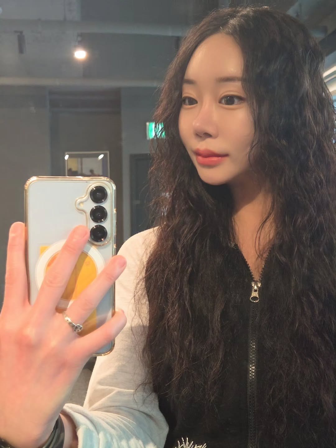ain_belle_ella 게시물 이미지: 고현정헤어 시흥플랑드르점 도은선생님께@sseol53
어제 트위스트펌 하고왔어요...