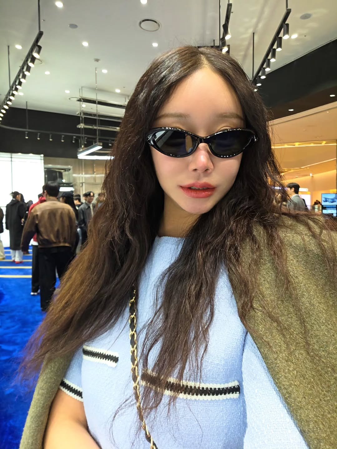 ain_belle_ella 게시물 이미지: 쇼핑중🚶‍♀️🚶‍♂️🚶🛍